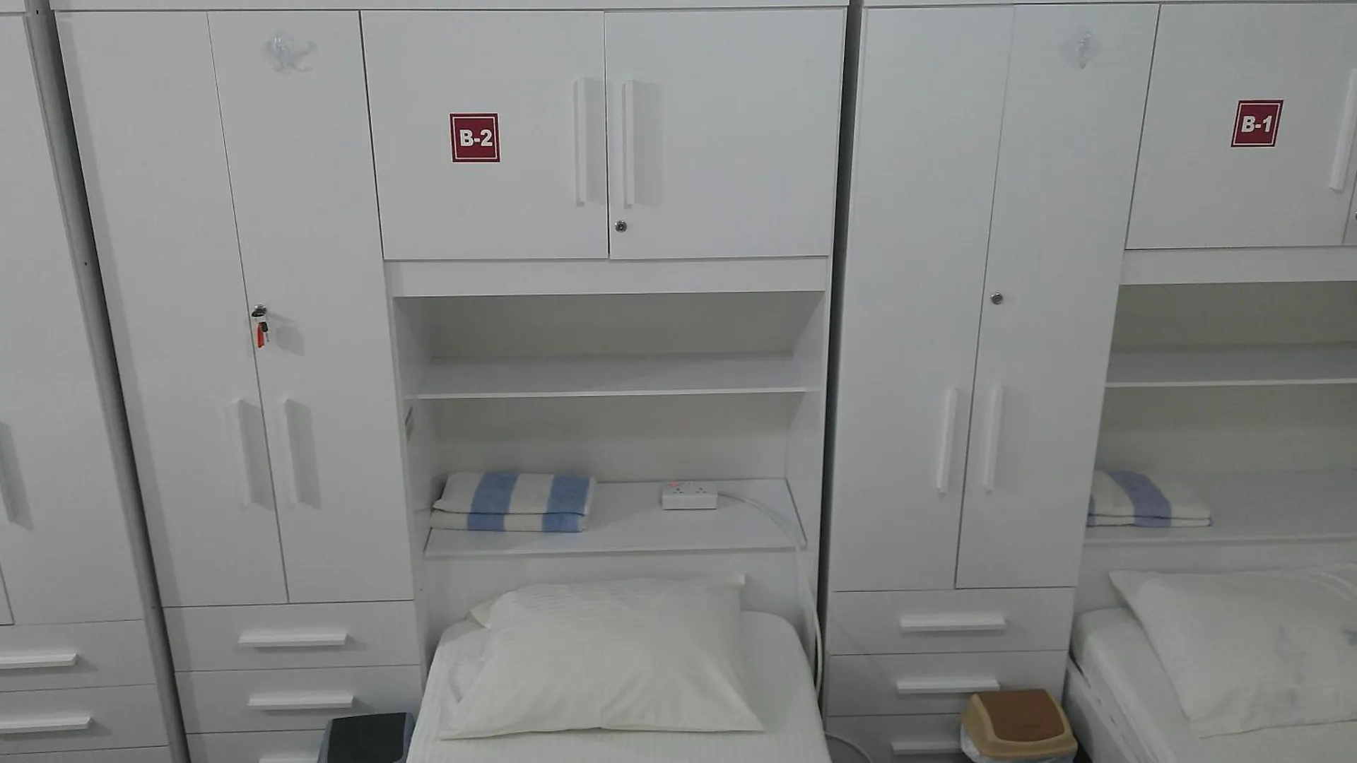 Inn Female Bed Space At Ruby Star - 4 Single Beds Dubai
