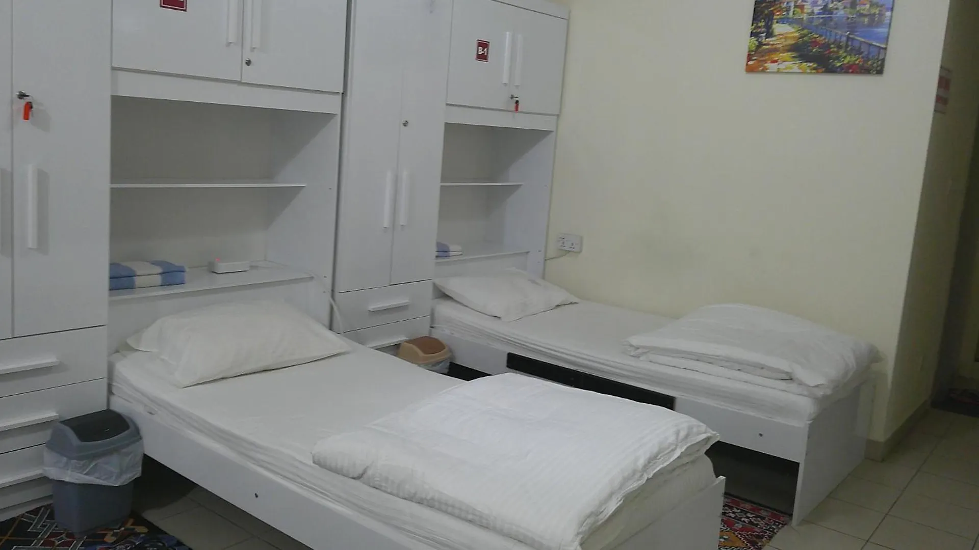 Female Bed Space At Ruby Star - 4 Single Beds Dubai Inn